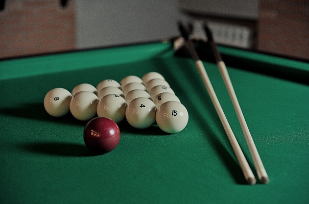 Игра в бильярд Пермь.Ultra Подарки. Игра в бильярд Пермь. Попробуйте настоящий бильярд, в бильярдном клубе. Сервис: UltraPodarki.ru 8 800 505 95 30. Игра в бильярд, игра в бильярд Пермь, русский бильярд, русский бильярд Пермь, бильярдный клуб, бильярдный клуб Пермь, бильярд Пермь, купить бильярд Пермь