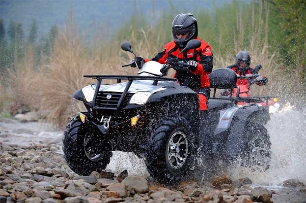 Катание на квадроциклах в Перми. Подарочные сертификаты Ultra Подарки. Подарочный сертификат на катание на квадроциклах в Перми. Закажите прокат квадроциклов и наслаждайтесь активным отдыхом с друзьями. Выбирайте живописные маршруты для езды на квадроциклах. Сервис UltraPodarki.ru 8 800 505 95 30. Катание на квадроциклах, катание на квадроциклах Пермь, прокат квадроциклов, прокат квадроциклов Пермь, езда на квадроцикле, езда на квадроцикле Пермь, катание на квадроциклах зимой, Катание на квадроциклах летом, сертификат на катание на квадроциклах, сертификат квадроциклы, сертификат квадроциклы Пермь
