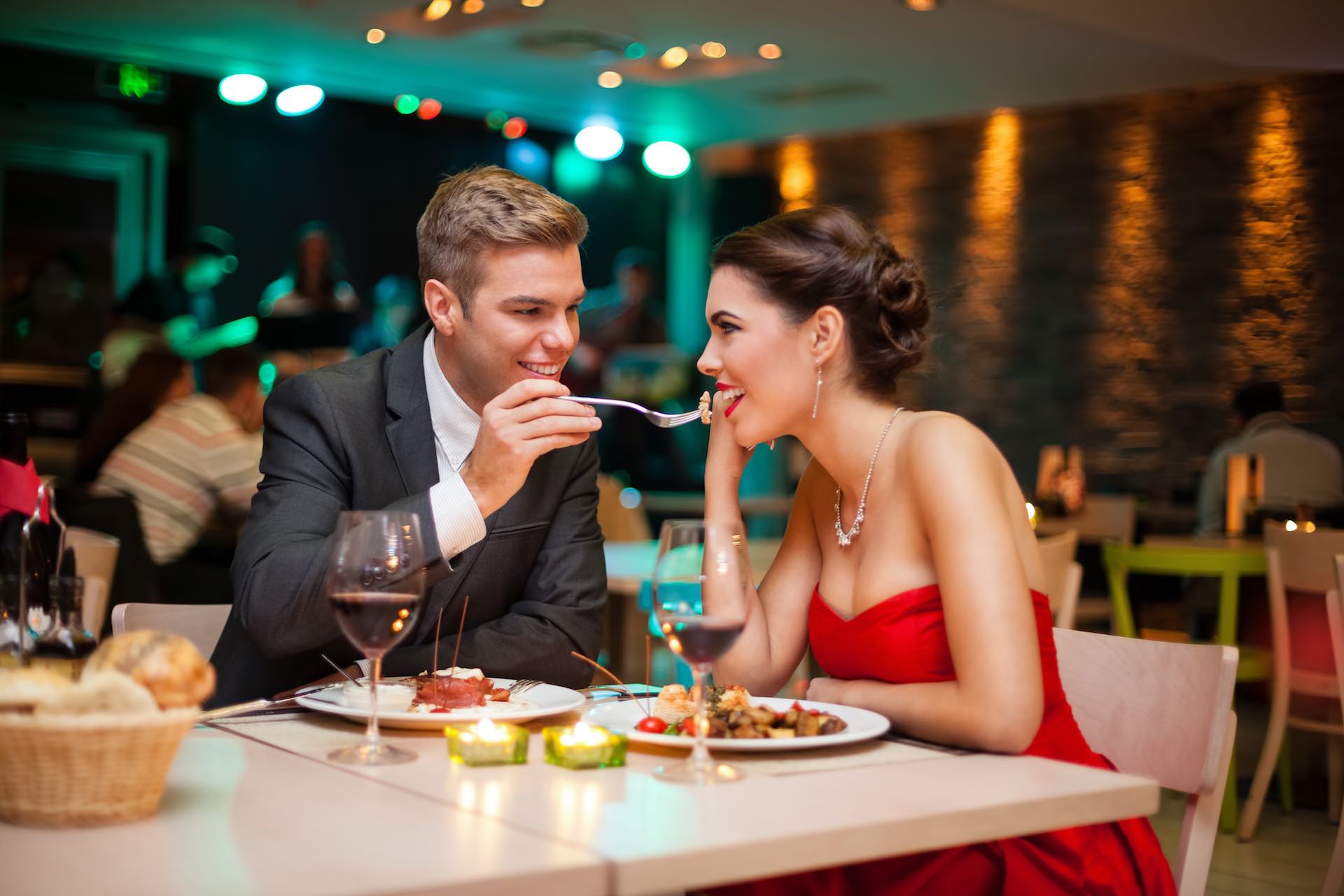 Романтическое свидание в ресторане в Перми