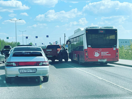 Контраварийное вождение в Перми. Ultra Подарки. Купить уроки контраварийного вождения в Перми. Научитесь водить машину в любых условиях! Сервис UltraPodarki.ru 8 800 505 95 30. Контраварийное вождение Пермь, контраварийное вождение, экстремальное вождение Пермь, экстремальное вождение, обучение вождению Пермь, обучение вождению, вождение Пермь, вождение,  курс вождения Пермь, курс вождения, курсы экстремальное вождения Пермь, курсы экстремального вождения, обучение в автошколе Пермь, обучение в автошколе