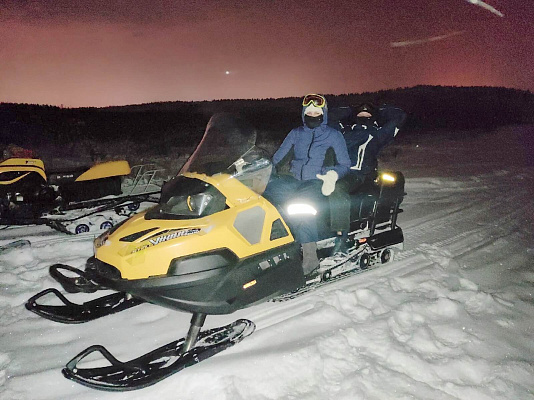 Прокат снегоходов в Перми в подарок. Сервис Ultra Подарки
. ✳️✴️❄️ Подарочный сертификат на прокат снегоходов в Перми с друзьями ❄️✴️✳️. Закажите прокат снегоходов в подарок для мужчин и парней на день рождения по привлекательным ценам. Езда на снегоходах это ещё и активный зимний отдых. Сервис UltraPodarki.ru ☎️ 8 (800) 505-95-30	. катание на снегоходах, подарочный сертификат на катание на снегоходе, прокат снегоходов, прокат снегоходов Пермь, катание на снегоходах Пермь, езда на снегоходе