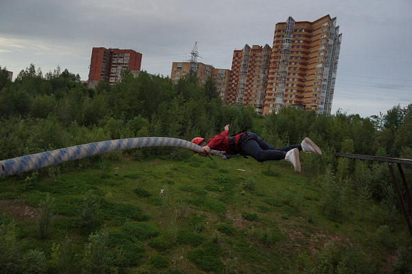 Роупджампинг - прыжки с верёвкой в Перми. Подарочные сертификаты Ultra Подарки. Роупджампинг в Перми - Экстремальный оригинальный подарок или подарочный сертификат на Роупджампинг - прыжки с верёвкой. Сервис UltraPodarki.ru 8-800-505-95-30. роупджампинг Пермь, прыжок веревка Пермь, роупджампинг, прыжок веревка, прыжок с веревкой, Подарок, подарочный сертификат, экстрим, экстремальный подарок