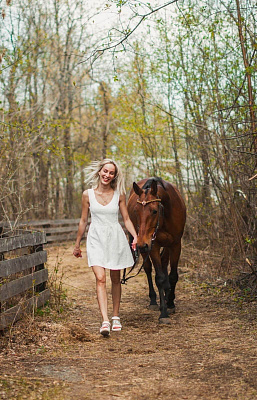 Конная прогулка для двоих в Перми. Подарочные сертификаты Ultra Подарки. Купить оригинальный подарок или подарочный сертификат на Конная прогулка для двоих в Перми. Сервис UltraPodarki.ru 8-800-505-9530. Катание на лошадях, Прогулка на лошади, Прогулка на лошадях для двоих, Конная прогулка для двоих, конный клуб, Конный клуб, конная прогулка, конная прогулка в Перми