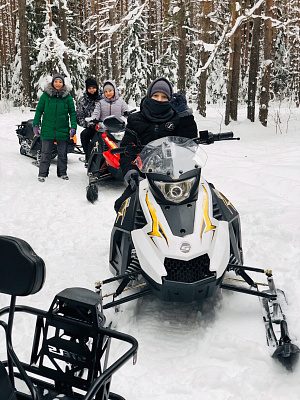 Катание на снегоходах в Перми в подарок. Сервис Ultra Подарки
. ✳️✴️❄️ Подарочный сертификат на катание на снегоходах в Перми с друзьями ❄️✴️✳️. Закажите прокат снегоходов в подарок для мужчин и парней на день рождения по привлекательным ценам. Езда на снегоходах это ещё и активный зимний отдых. Сервис UltraPodarki.ru ☎️ 8 (800) 505-95-30	. катание на снегоходах, подарочный сертификат на катание на снегоходе, прокат снегоходов, прокат снегоходов Пермь, катание на снегоходах Пермь, езда на снегоходе