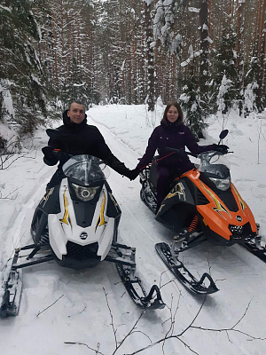 Катание на снегоходах в Перми в подарок. Сервис Ultra Подарки
. ✳️✴️❄️ Подарочный сертификат на катание на снегоходах в Перми с друзьями ❄️✴️✳️. Закажите прокат снегоходов в подарок для мужчин и парней на день рождения по привлекательным ценам. Езда на снегоходах это ещё и активный зимний отдых. Сервис UltraPodarki.ru ☎️ 8 (800) 505-95-30	. катание на снегоходах, подарочный сертификат на катание на снегоходе, прокат снегоходов, прокат снегоходов Пермь, катание на снегоходах Пермь, езда на снегоходе