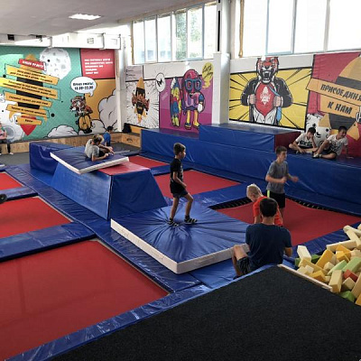  Батутный центр в Перми. Сервис Ultra Подарки. Купить подарочный сертификат в батутный центр, попробуйте прыжки на батуте в Перми. Сервис UltraPodarki.ru 8 (800) 555 95-30.. Батутный центр , батутный центр, батутный центр цены, батутный центр в Перми,  батутный парк, батут прыгать, прыжки +на батуте, батут Пермь, батут спорт