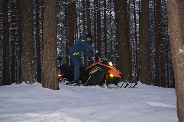 Катание на снегоходах в Перми в подарок. Сервис Ultra Подарки
. ✳️✴️❄️ Подарочный сертификат на катание на снегоходах в Перми с друзьями ❄️✴️✳️. Закажите прокат снегоходов в подарок для мужчин и парней на день рождения по привлекательным ценам. Езда на снегоходах это ещё и активный зимний отдых. Сервис UltraPodarki.ru ☎️ 8 (800) 505-95-30	. катание на снегоходах, подарочный сертификат на катание на снегоходе, прокат снегоходов, прокат снегоходов Пермь, катание на снегоходах Пермь, езда на снегоходе