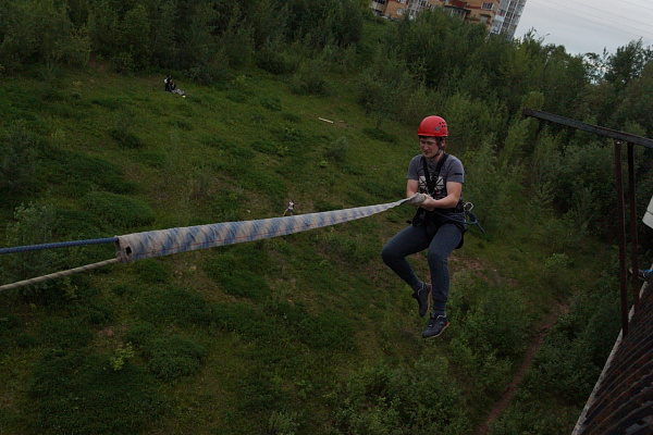 Роупджампинг - прыжки с верёвкой в Перми. Подарочные сертификаты Ultra Подарки. Роупджампинг в Перми - Экстремальный оригинальный подарок или подарочный сертификат на Роупджампинг - прыжки с верёвкой. Сервис UltraPodarki.ru 8-800-505-95-30. роупджампинг Пермь, прыжок веревка Пермь, роупджампинг, прыжок веревка, прыжок с веревкой, Подарок, подарочный сертификат, экстрим, экстремальный подарок