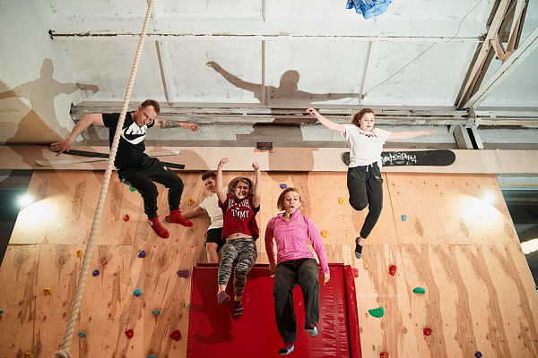  Батутный центр в Перми. Сервис Ultra Подарки. Купить подарочный сертификат в батутный центр, попробуйте прыжки на батуте в Перми. Сервис UltraPodarki.ru 8 (800) 555 95-30.. Батутный центр , батутный центр, батутный центр цены, батутный центр в Перми,  батутный парк, батут прыгать, прыжки +на батуте, батут Пермь, батут спорт