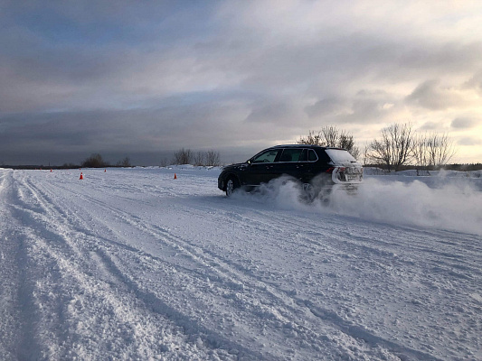 Контраварийное вождение в Перми. Ultra Подарки. Купить уроки контраварийного вождения в Перми. Научитесь водить машину в любых условиях! Сервис UltraPodarki.ru 8 800 505 95 30. Контраварийное вождение Пермь, контраварийное вождение, экстремальное вождение Пермь, экстремальное вождение, обучение вождению Пермь, обучение вождению, вождение Пермь, вождение,  курс вождения Пермь, курс вождения, курсы экстремальное вождения Пермь, курсы экстремального вождения, обучение в автошколе Пермь, обучение в автошколе