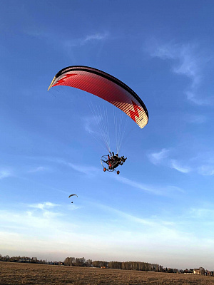 Полёт с инструктором на параплане в Перми. Ultra Подарки. Полёт с инструктором на параплане в Перми. Попробуйте полёт на двухместном параплане над столицей. Сервис: UltraPodarki.ru 8 800 505 95 30. Полёт на параплане, полёт на параплане Пермь, полёт с инструктором на параплане Пермь, полёт с инструктором на параплане, параплан Пермь, параплан, парапланеризм Пермь, купить параплан Пермь