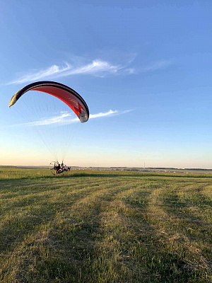 Полёт с инструктором на параплане в Перми. Ultra Подарки. Полёт с инструктором на параплане в Перми. Попробуйте полёт на двухместном параплане над столицей. Сервис: UltraPodarki.ru 8 800 505 95 30. Полёт на параплане, полёт на параплане Пермь, полёт с инструктором на параплане Пермь, полёт с инструктором на параплане, параплан Пермь, параплан, парапланеризм Пермь, купить параплан Пермь