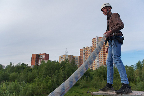 Роупджампинг - прыжки с верёвкой в Перми. Подарочные сертификаты Ultra Подарки. Роупджампинг в Перми - Экстремальный оригинальный подарок или подарочный сертификат на Роупджампинг - прыжки с верёвкой. Сервис UltraPodarki.ru 8-800-505-95-30. роупджампинг Пермь, прыжок веревка Пермь, роупджампинг, прыжок веревка, прыжок с веревкой, Подарок, подарочный сертификат, экстрим, экстремальный подарок