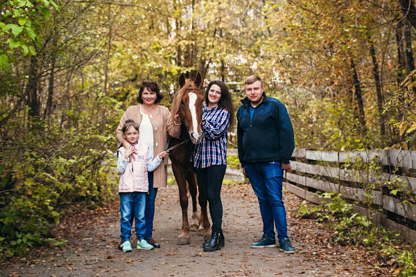 Конная прогулка для двоих в Перми. Подарочные сертификаты Ultra Подарки. Купить оригинальный подарок или подарочный сертификат на Конная прогулка для двоих в Перми. Сервис UltraPodarki.ru 8-800-505-9530. Катание на лошадях, Прогулка на лошади, Прогулка на лошадях для двоих, Конная прогулка для двоих, конный клуб, Конный клуб, конная прогулка, конная прогулка в Перми