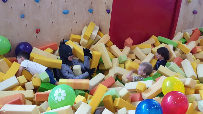  Батутный центр в Перми. Сервис Ultra Подарки. Купить подарочный сертификат в батутный центр, попробуйте прыжки на батуте в Перми. Сервис UltraPodarki.ru 8 (800) 555 95-30.. Батутный центр , батутный центр, батутный центр цены, батутный центр в Перми,  батутный парк, батут прыгать, прыжки +на батуте, батут Пермь, батут спорт