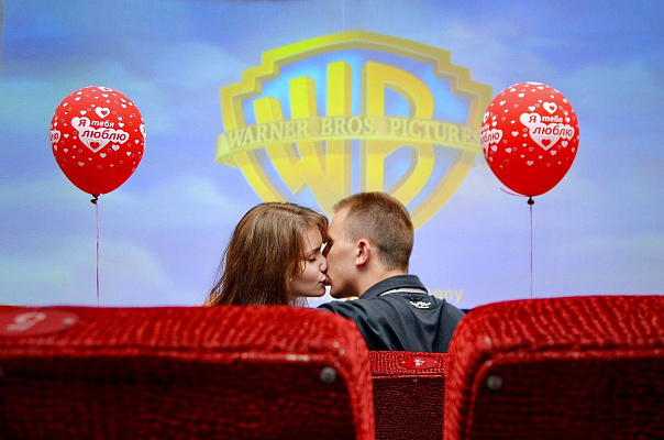 Романтическое свидание в кинотеатре в Перми. Ultra Подарки. Купить романтическое свидание в кинотеатре в Перми. Подарите самым близким незабываемые моменты и признайтесь в искренних чувствах. Сервис UltraPodarki.ru 8-800-505-95-30. Романтическое свидание в кинотеатре в Перми, свидание в Перми, свидание в кинотеатре, сертификат на свидание в кинотеатре, сертификат на свидание в Перми, купить свидание, купить свидание Пермь, первое свидание, девушка свидание, хороший кинотеатре, романтический кинотеатре, романтический вечер, романтический ужин, романтические любимому, романтическая музыка