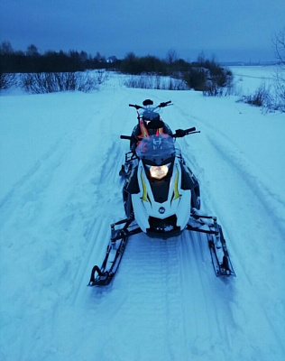 Катание на снегоходах в Перми в подарок. Сервис Ultra Подарки
. ✳️✴️❄️ Подарочный сертификат на катание на снегоходах в Перми с друзьями ❄️✴️✳️. Закажите прокат снегоходов в подарок для мужчин и парней на день рождения по привлекательным ценам. Езда на снегоходах это ещё и активный зимний отдых. Сервис UltraPodarki.ru ☎️ 8 (800) 505-95-30	. катание на снегоходах, подарочный сертификат на катание на снегоходе, прокат снегоходов, прокат снегоходов Пермь, катание на снегоходах Пермь, езда на снегоходе