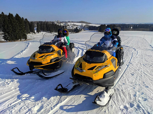 Прокат снегоходов в Перми в подарок. Сервис Ultra Подарки
. ✳️✴️❄️ Подарочный сертификат на прокат снегоходов в Перми с друзьями ❄️✴️✳️. Закажите прокат снегоходов в подарок для мужчин и парней на день рождения по привлекательным ценам. Езда на снегоходах это ещё и активный зимний отдых. Сервис UltraPodarki.ru ☎️ 8 (800) 505-95-30	. катание на снегоходах, подарочный сертификат на катание на снегоходе, прокат снегоходов, прокат снегоходов Пермь, катание на снегоходах Пермь, езда на снегоходе