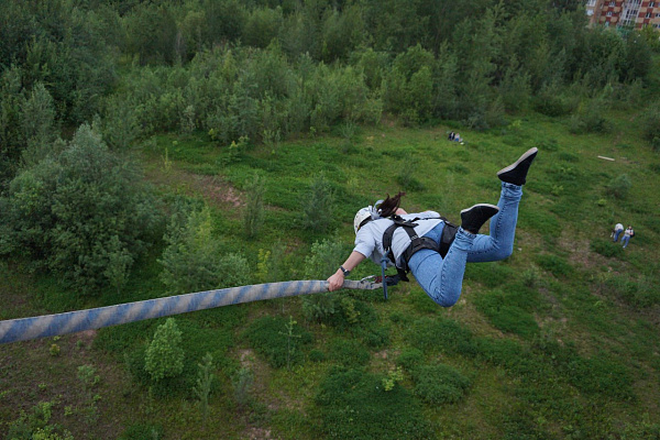 Роупджампинг - прыжки с верёвкой в Перми. Подарочные сертификаты Ultra Подарки. Роупджампинг в Перми - Экстремальный оригинальный подарок или подарочный сертификат на Роупджампинг - прыжки с верёвкой. Сервис UltraPodarki.ru 8-800-505-95-30. роупджампинг Пермь, прыжок веревка Пермь, роупджампинг, прыжок веревка, прыжок с веревкой, Подарок, подарочный сертификат, экстрим, экстремальный подарок