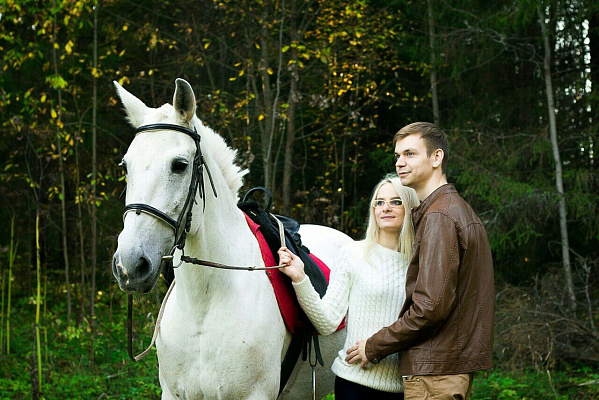 Конная прогулка для двоих в Перми. Подарочные сертификаты Ultra Подарки. Купить оригинальный подарок или подарочный сертификат на Конная прогулка для двоих в Перми. Сервис UltraPodarki.ru 8-800-505-9530. Катание на лошадях, Прогулка на лошади, Прогулка на лошадях для двоих, Конная прогулка для двоих, конный клуб, Конный клуб, конная прогулка, конная прогулка в Перми