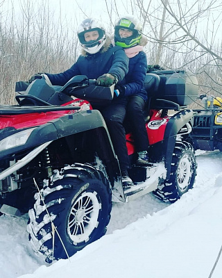 Прокат квадроциклов летом в Перми. Сервис Ultra Подарки. Подарочный сертификат на прокат квадроциклов летом и зимой в Перми. Закажите катание на квадроциклах недорого и наслаждайтесь активным отдыхом с друзьями. Выбирайте живописные маршруты для езды на квадроциклах. Сервис UltraPodarki.ru 8800-505-9530. Катание на квадроциклах, Прокат квадроциклов, езда на квадроцикле, прокат квадроциклов Пермь, катание на квадроциклах Пермь, Катание на квадроциклах зимой, Катание на квадроциклах летом, Сертификат на катание на квадроциклах 


